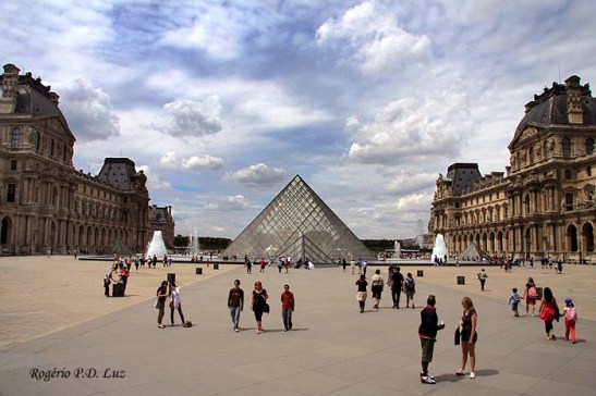 Paris, Museu de Louvre (foto: Rogério P.D. Luz)