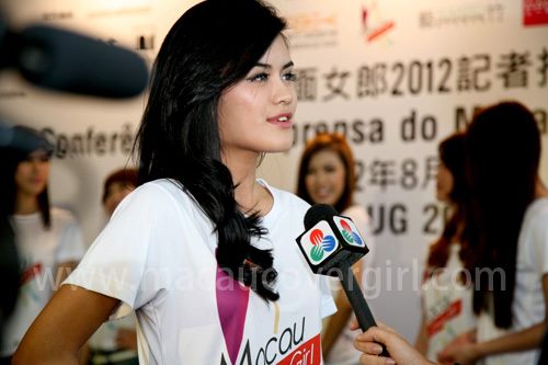 Macau.Cover.Girl.2012.04