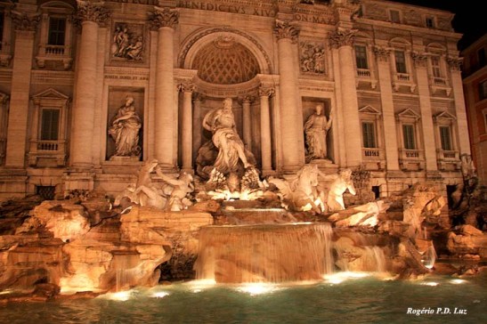 Roma Fontana di Trevi (03)