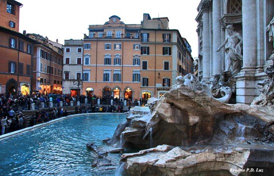 Roma Fontana di Trevi (04)