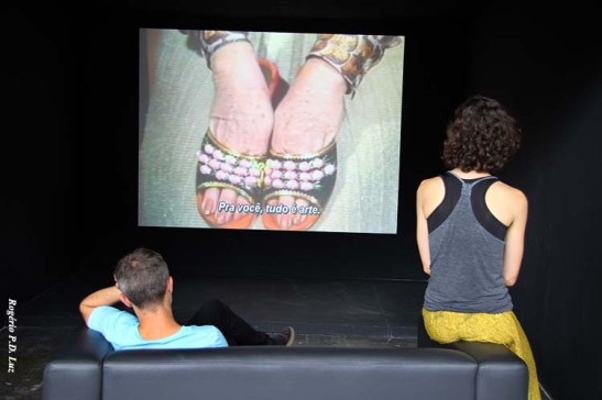 Eis o que obsevavam e a mensagem para o fotógrafo, pois "pra você, tudo é arte"