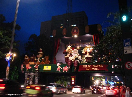 Vista de outro lado do arco que neste ano foi fechado para visitação