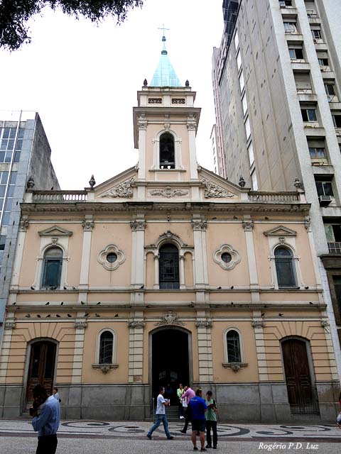 Igreja de Santo Antônio, localizada na Praça Patriarca, centro de São Paulo