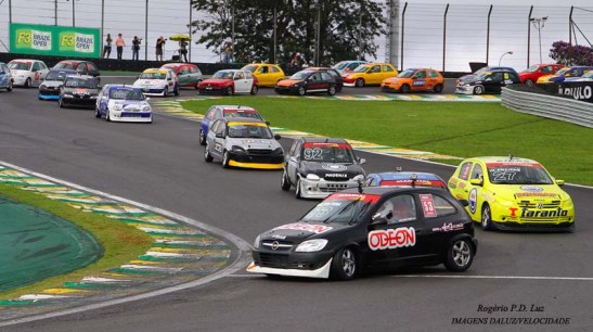 uma largada com 41 carros