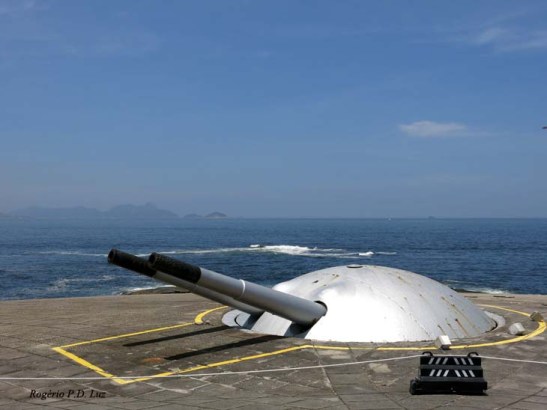 A segunda cúpula com canhões de 190 mm