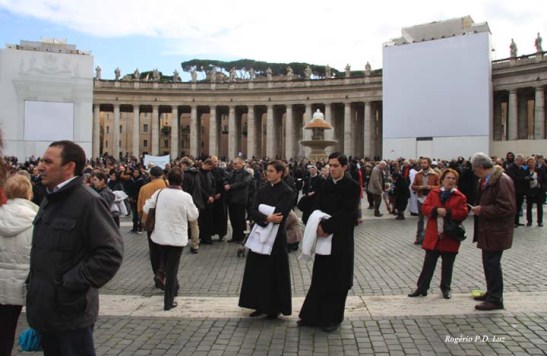 Roma Basilica Praca Sao Pedro (07)