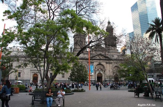 Fica localizada na Plaza (praça) de Armas