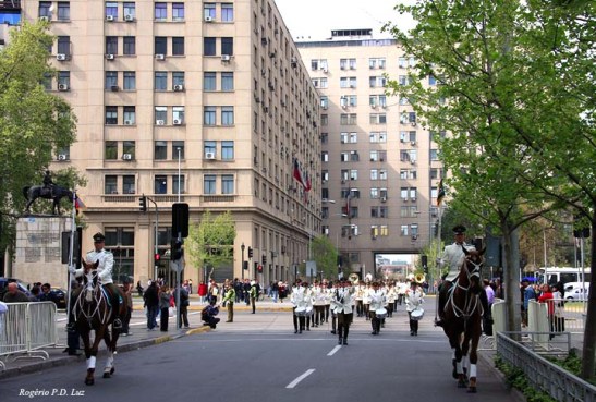O início do desfile da nova Guarda, que acontece de 2 em 2 dias rigorosamente às 10 horas 