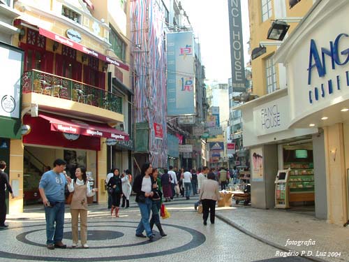 Macau.antes.depois.Rua S.Domingos.2004