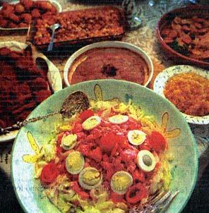 a Portuguese salad (beets, potatoes, tomatoes, hardboiled eggs) uma salada portuguesa (beterraba, batatas, tomates, ovos cozidos)
