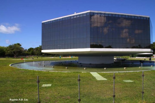 Estação Cabo Branco, um projeto de Oscar Niemeyer, logo no acesso  para o litoral