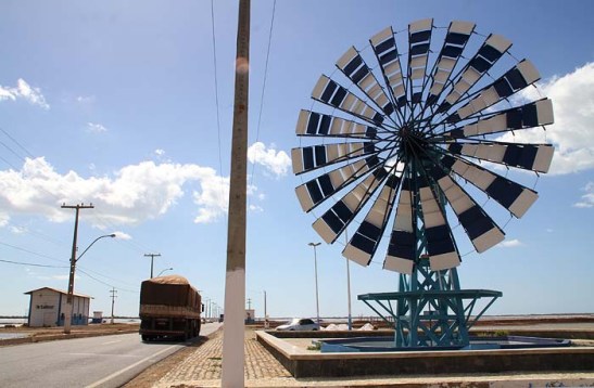 O símbolo de Macau representado pelo moinho que antigamente era utilizado para movimentar a água nos cristalizadores para fabricação do sal