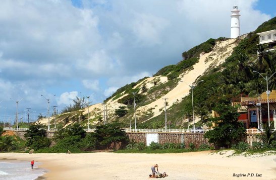 Farol da Mãe Luíza na Praia da Areia Preta