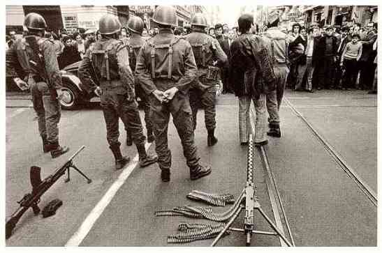 Postais ilustrados 25 Abril