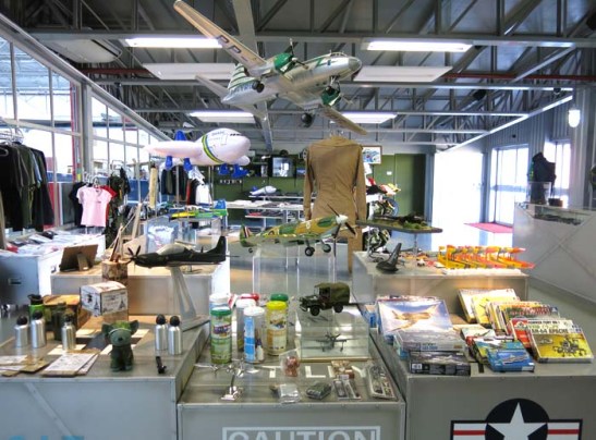 A loja de souvenirs que dá vontade de comprar tudo.