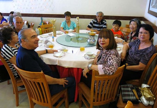 o assento vago é deste fotógrafo