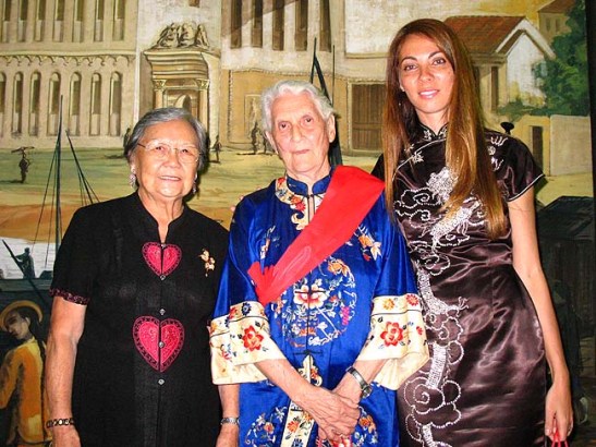 Marie dos Remedios ao centro foi a vencedora do concurso e a Isabela Ramos e Angelina Colaço se classificaram em seguida