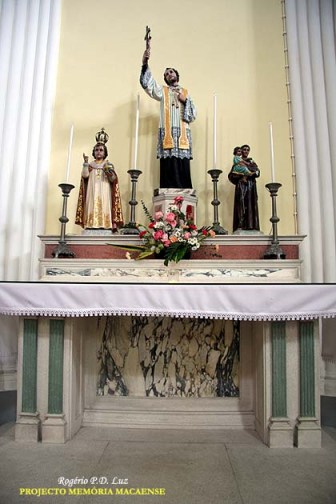 Imagem de São Francisco Xavier na Igreja de São Lourenço, em Macau 