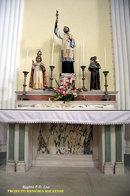 Imagem de São Francisco Xavier na Igreja de São Lourenço, em Macau 