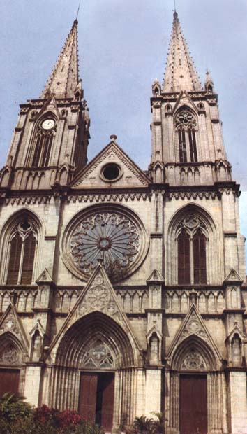 Foto da Revista Nam Van em final (?) de 1984