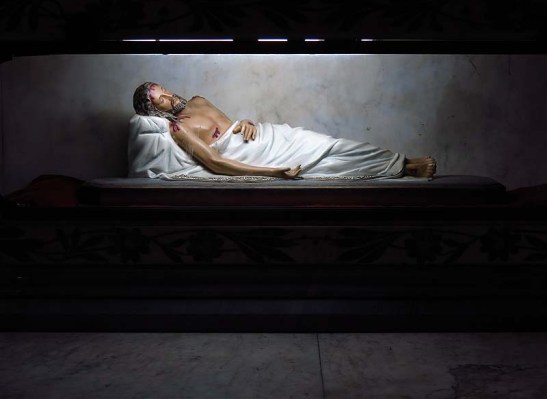 Imagem de Cristo morto da Igreja de Santa Ifigênia, em São Paulo