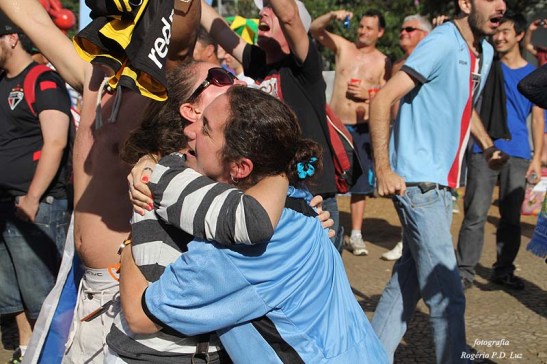 A comemoração do gol do Uruguai