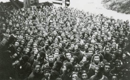 Trabalhadores chineses a caminho da França. (Kautz Family YMCA Archives, University of Minnesota)