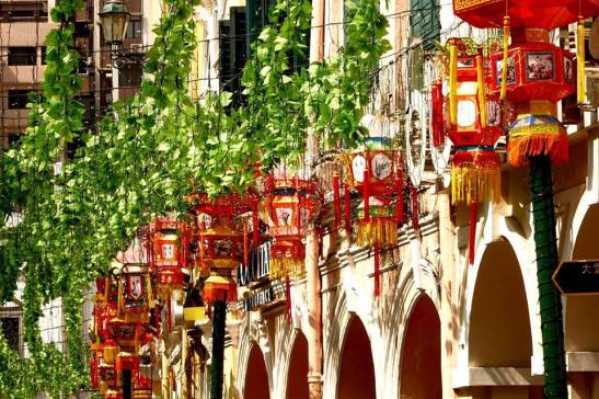 As tradicionais lanternas chinesas. Fotografia de/photo by Manuel Cardoso