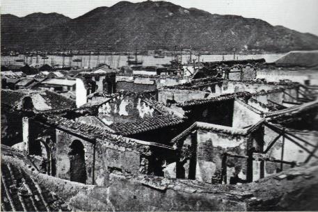 casario danificado no Porto Interior