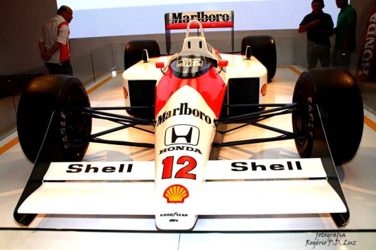 Salão Automovel 2014 carros competição McLaren MP4.8 1993 (01)