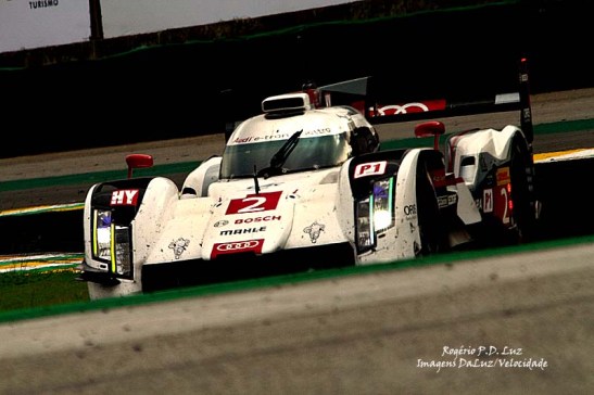 Tom Kristensen, Loic Duval, Lucas Di Grassi (Audi Sport Team Joest/LMP1) 