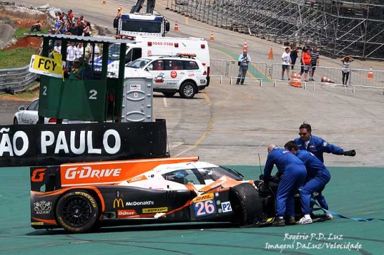 ... onde foi guinchado até local seguro.