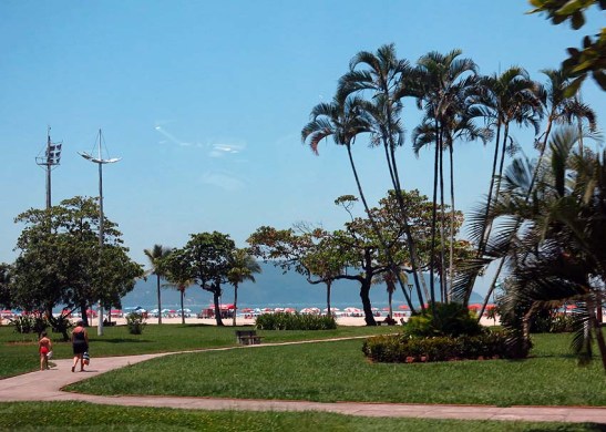 O Livro dos Recordes situa os jardins da orla de Santos como formadores do maior jardim frontal de praia em extensão do mundo (Wikipédia)