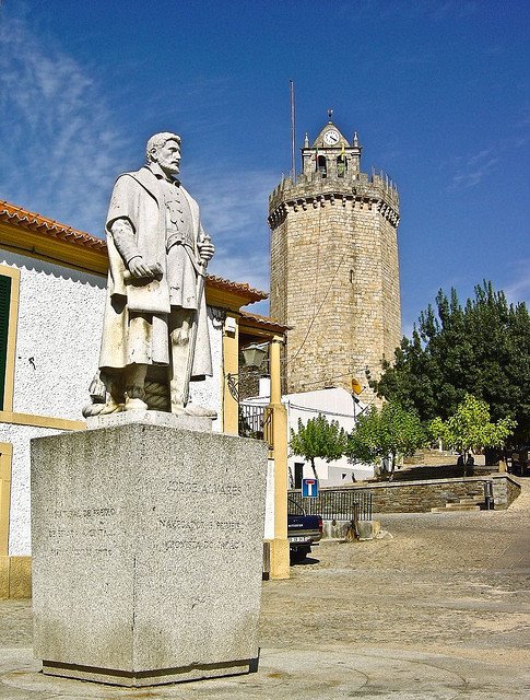 Estátua de Jorge Álvares em Portugal