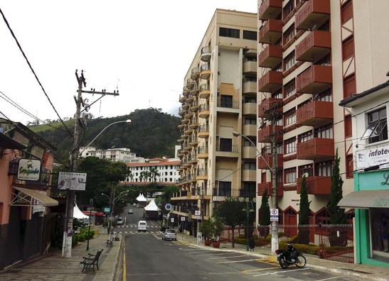 Águas de Lindóia, é considerada "Capital Nacional da Água Mineral", pelo motivo de 40% de toda água mineral consumida no país vir de Lindoia. , a água mineral de maior radioatividade em todo o planeta.