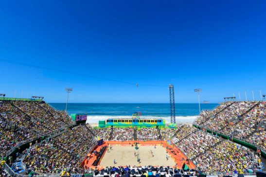 Brasil x Espanha - Os brasileiros Alison e Bruno Schmidt venceram nesse s·bado (13.08) os espanhois Gavira e Herrera na Arena de VÙlei de Praia, em Copacabana. Foto: Celio Messias/ Inovafoto - Brasil - 0 - Rio de Janeiro - Copacabana Arena - - www.inovafoto.com.br - id:115055