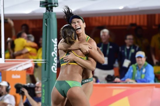 JOGOS OLÍMPICOS: Ágatha/Bárbara encerra invencibilidade de Walsh e põe Brasil na final após 12 anos, no Ginásio do Maracanãzinho. Foto: Inovafoto/ CBV