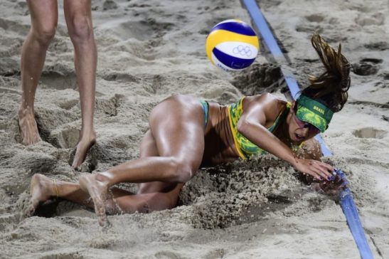 JOGOS OLÍMPICOS: Ágatha/Bárbara encerra invencibilidade de Walsh e põe Brasil na final após 12 anos, no Ginásio do Maracanãzinho. Foto: Inovafoto/ CBV