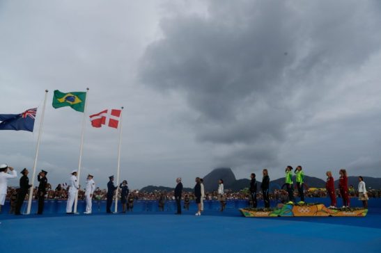 Rio de Janeiro - As brasileiras Martine Grael e Kahena Kunze conquistaram o ouro na classe 49er FX da vela dos Jogos Olímpicos Rio 2016, na regata final na Baía de Guanabara (Fernando Frazão/Agência Brasil)
